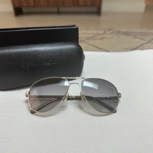 CHANEL AVIATOR SUNGLASSES - Picture 4 of 15